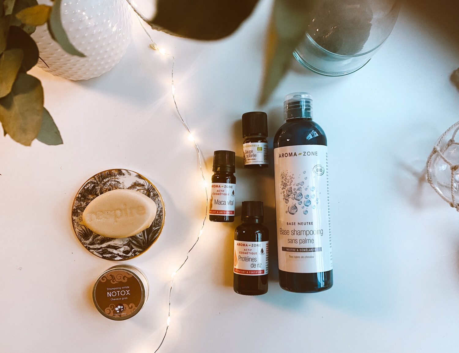 Produits cosmétiques solides et produits nécessaires pour fabriquer son shampoing liquide