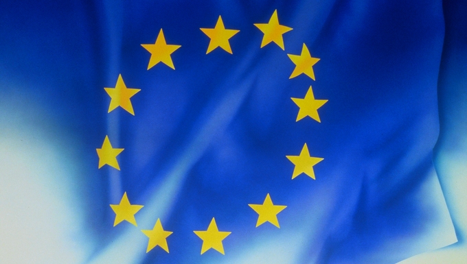 Cliquez sur l'image pour naviguer vers le site officiel de l'UE DRAPEAU DE L'UNION EUROPEENNE