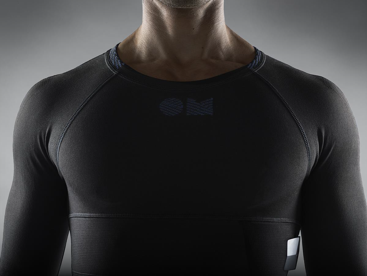 T shirt connecté de la gamme proposée par OM Signal (image issue du site de l'entreprise)