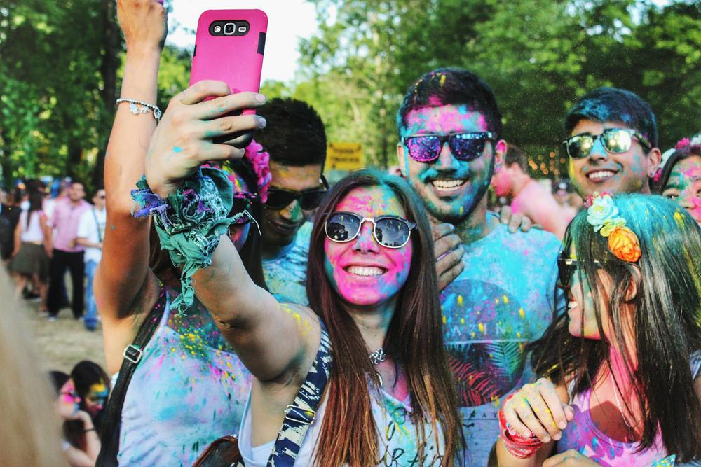 Digital natives à la Color Run.